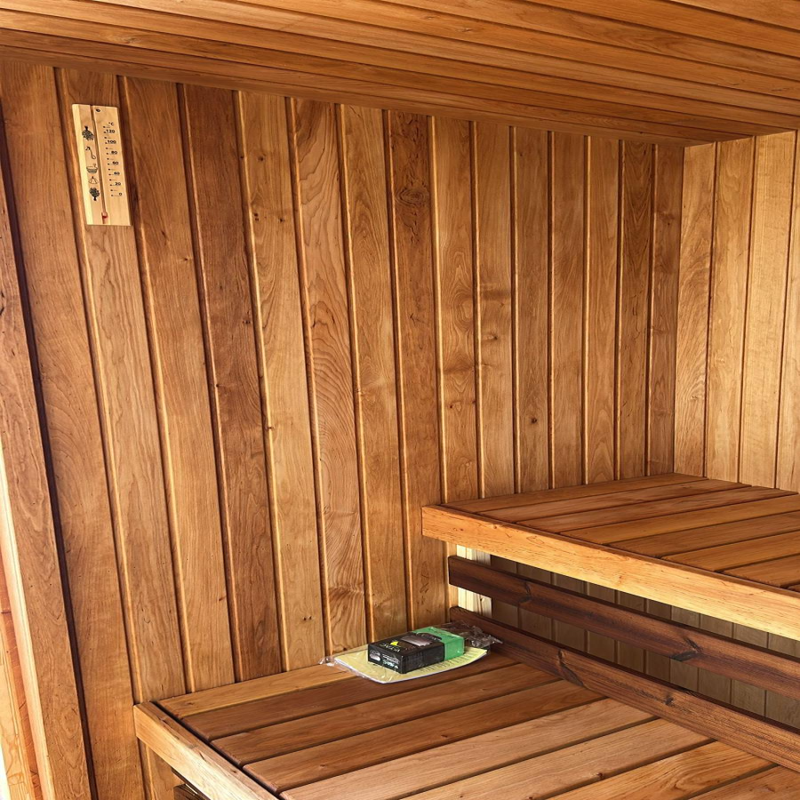 Wachsimprägnierung des Sauna-Innenraums